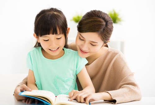 Dạy tiếng Anh cho con từ bé: Cơ hội vàng để con bạn tỏa sáng!