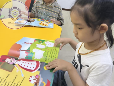 HOẠT ĐỘNG LỚP THƯ VIỆN