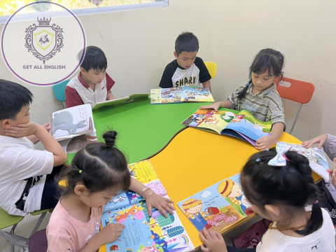 HOẠT ĐỘNG LỚP THƯ VIỆN