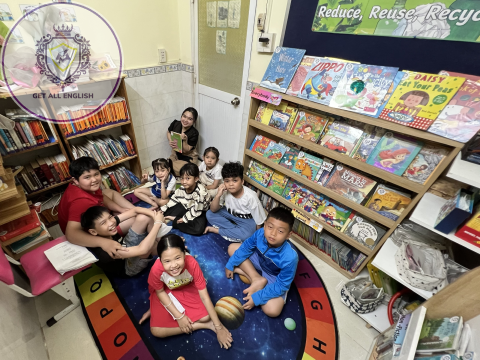 HOẠT ĐỘNG LỚP THƯ VIỆN